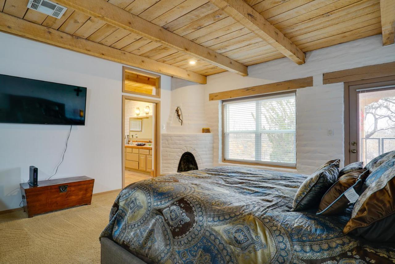 Las Cruces Home La Casa Blanca With Courtyard Екстериор снимка